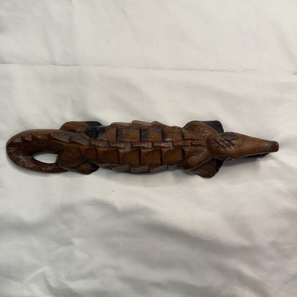 Vintage Hand Carved Mahogany Alligator Wall Hanging Folk Art Crocodile Decor. - Picture 2 of 6